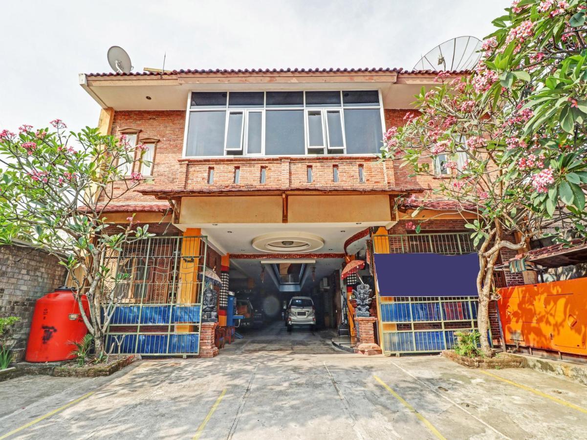 Oyo 90408 Hotel Horton Cirebon Eksteriør billede