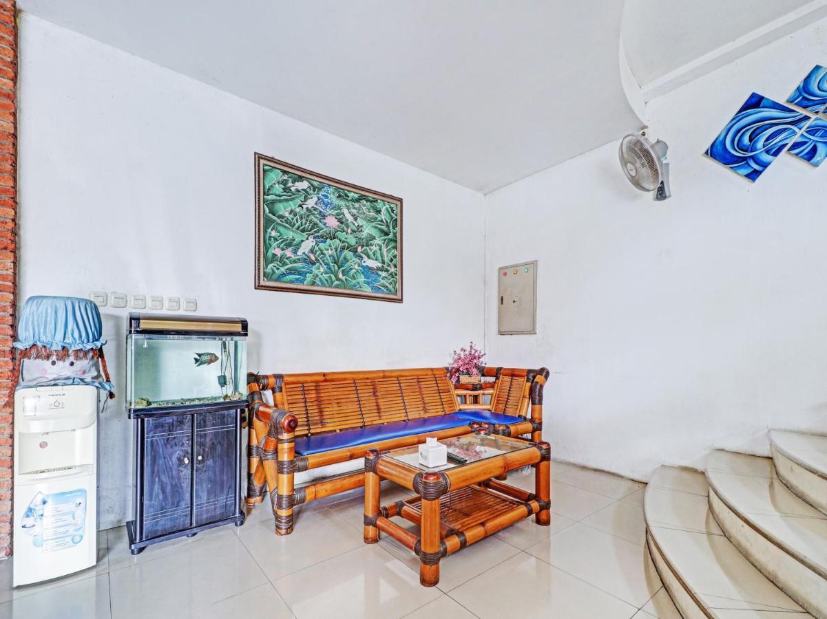 Oyo 90408 Hotel Horton Cirebon Eksteriør billede