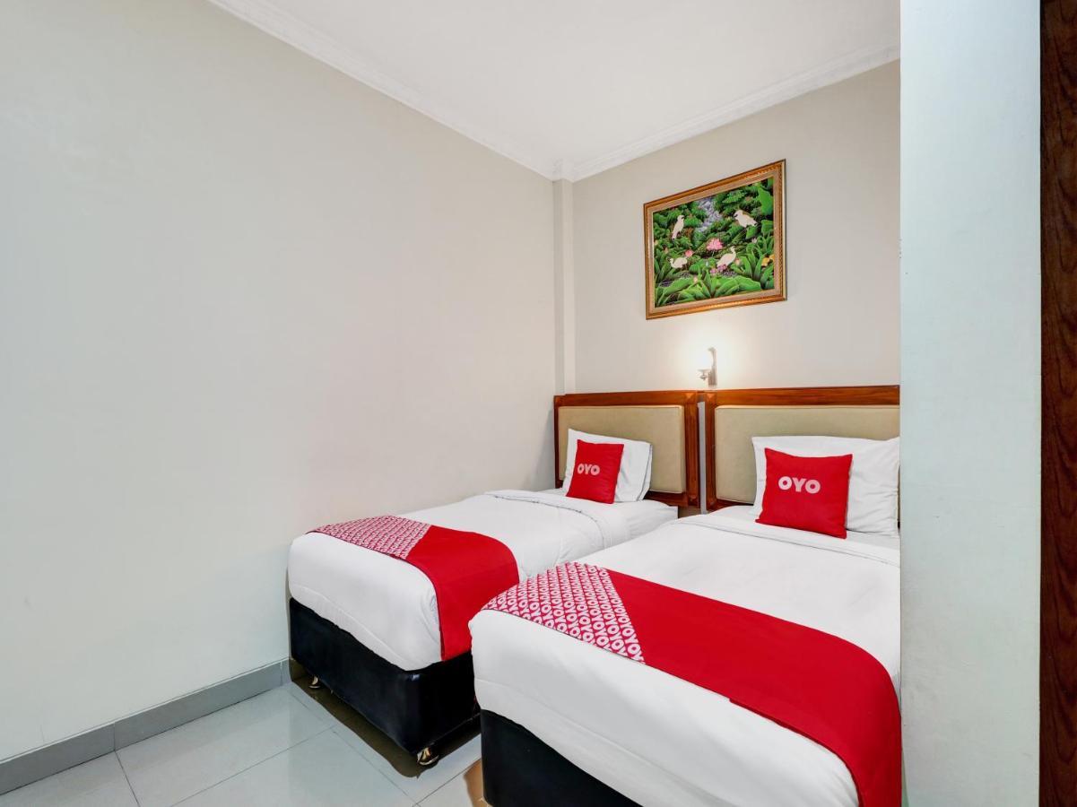 Oyo 90408 Hotel Horton Cirebon Eksteriør billede