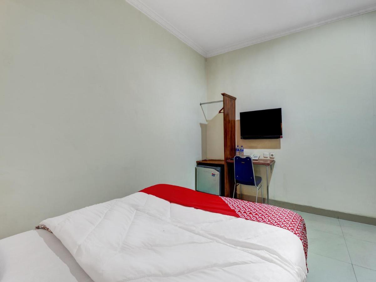 Oyo 90408 Hotel Horton Cirebon Eksteriør billede