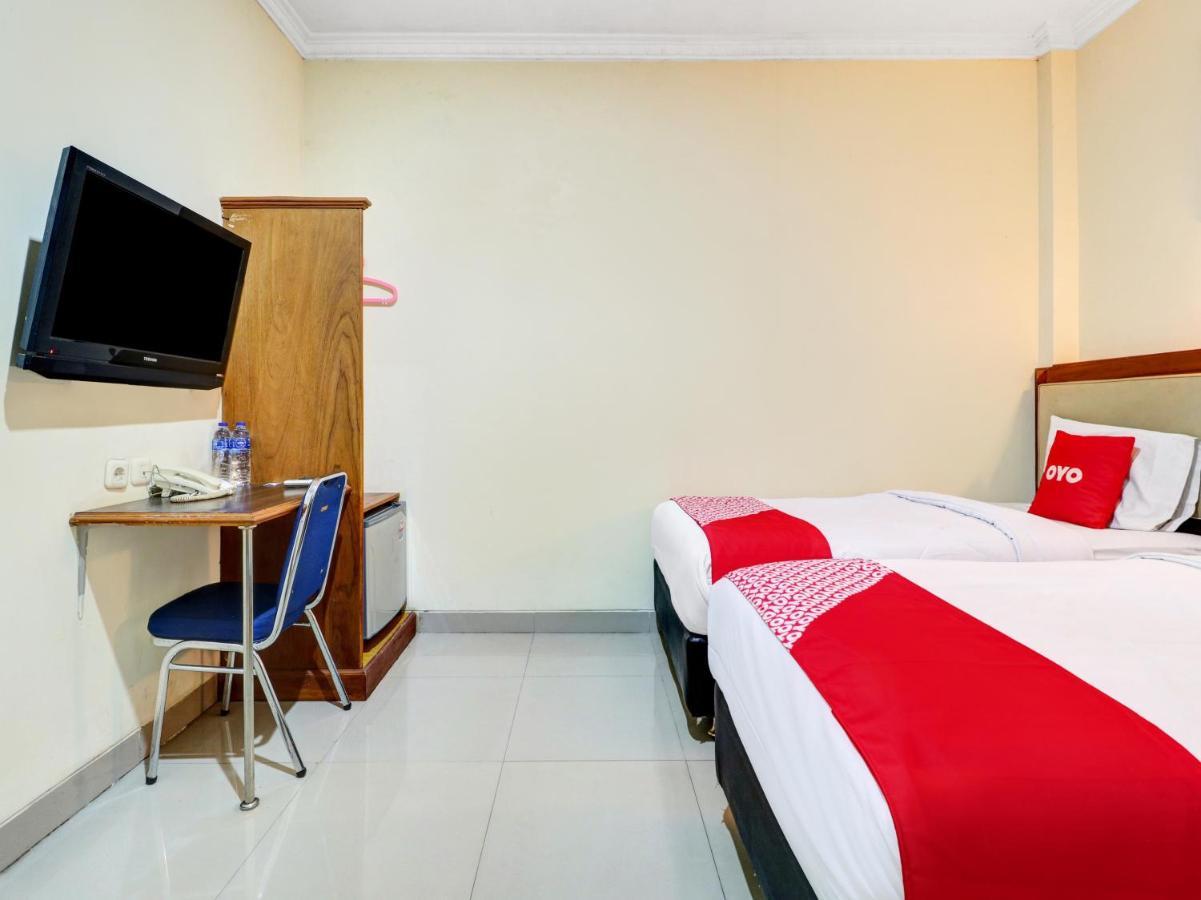 Oyo 90408 Hotel Horton Cirebon Eksteriør billede